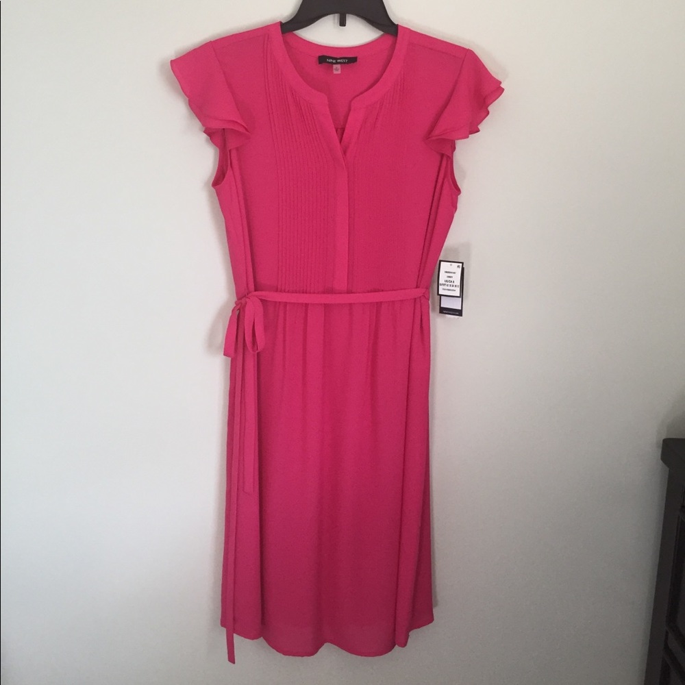 Pretty summer dress.