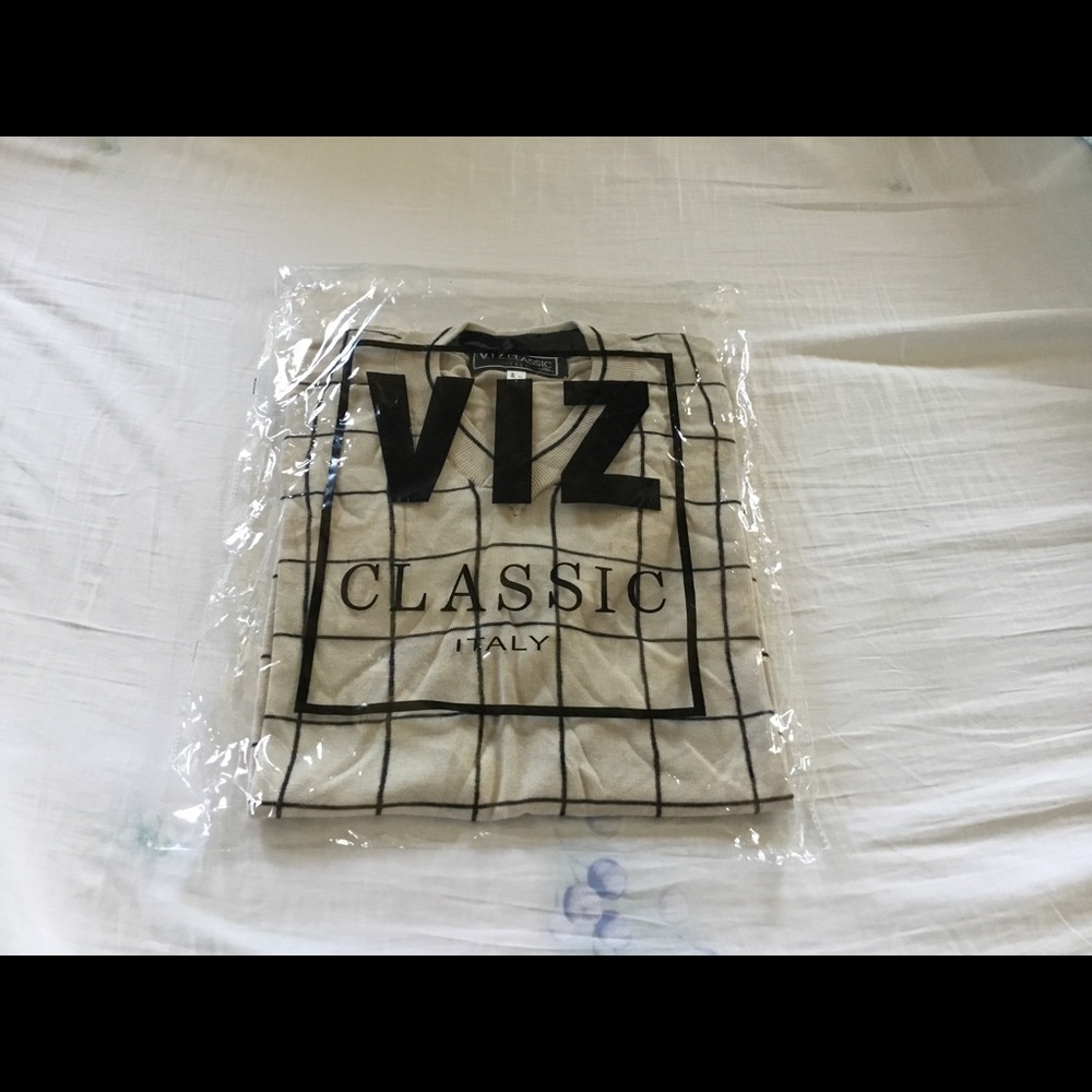 NWOT Viz Classic men top