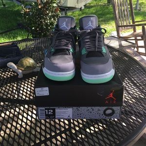 Jordan Retro Green Glow 4s