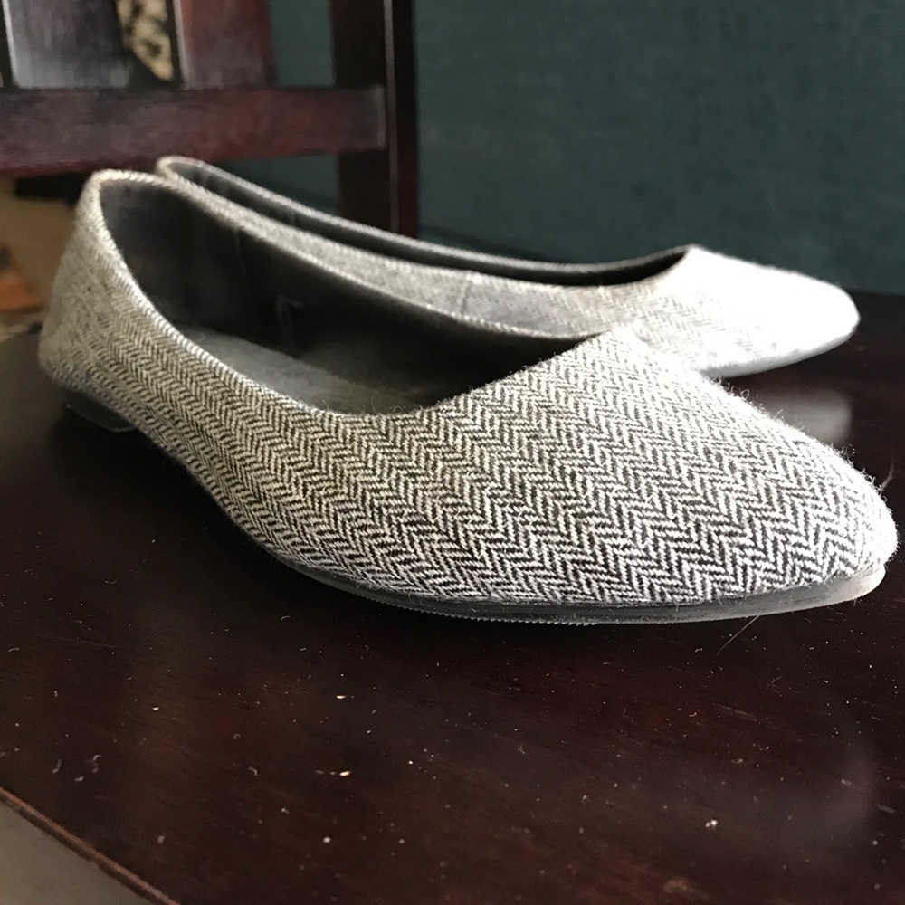 Gap pointed toe ballet flats