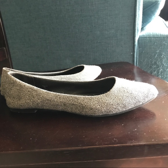 Gap pointed toe ballet flats - Picture 2 of 3