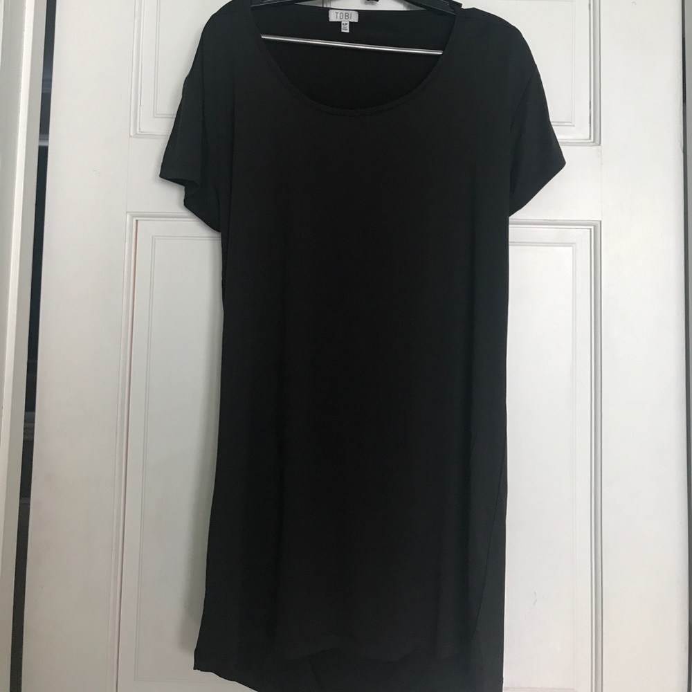 Black open back t shirt dress.