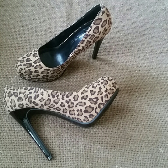 Kardashian Kollection heels - Picture 2 of 5