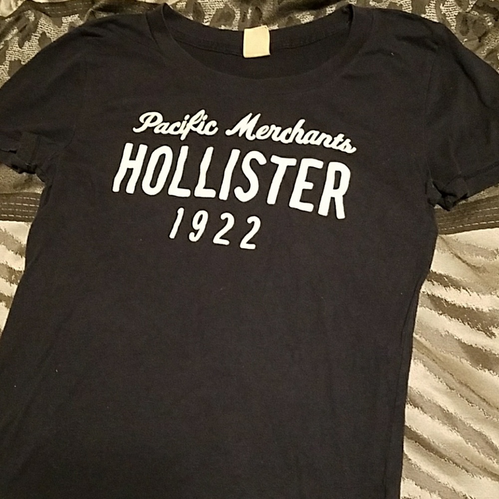 Hollister t-shirt