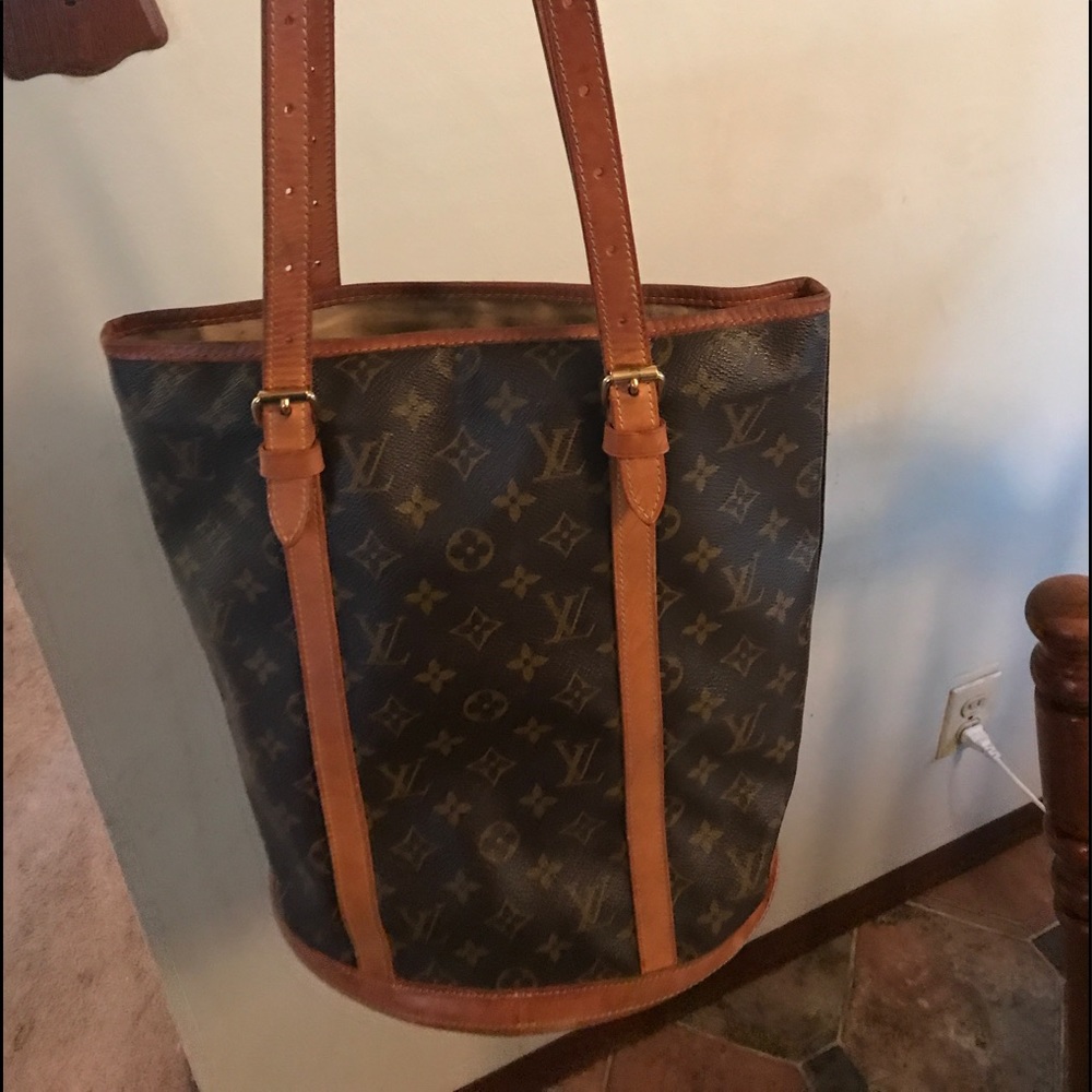 Louis Vuitton GM Bucket Bag