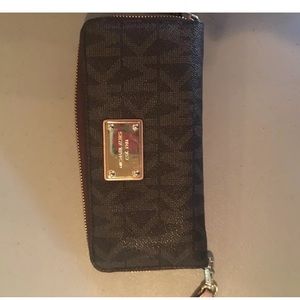 Micheal Kors Wristlet/Wallet