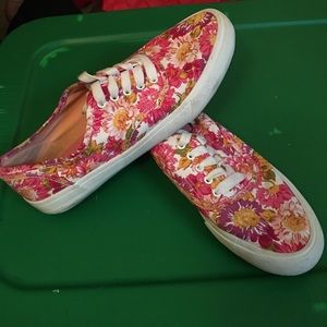 Women's shoes