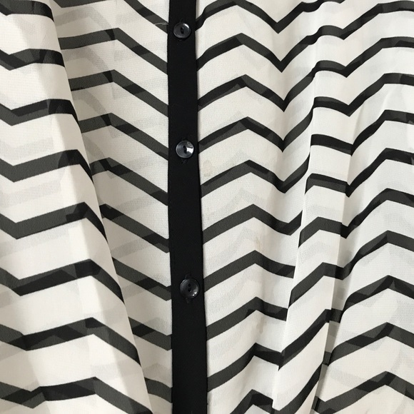 Like new Sheer Express blouse - Picture 2 of 8