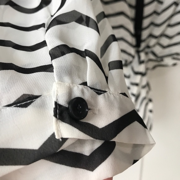 Like new Sheer Express blouse - Picture 3 of 8