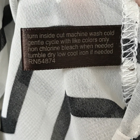 Like new Sheer Express blouse - Picture 5 of 8