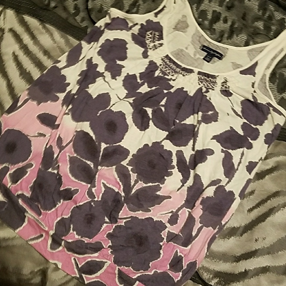 Beautiful american eagle floral tank top