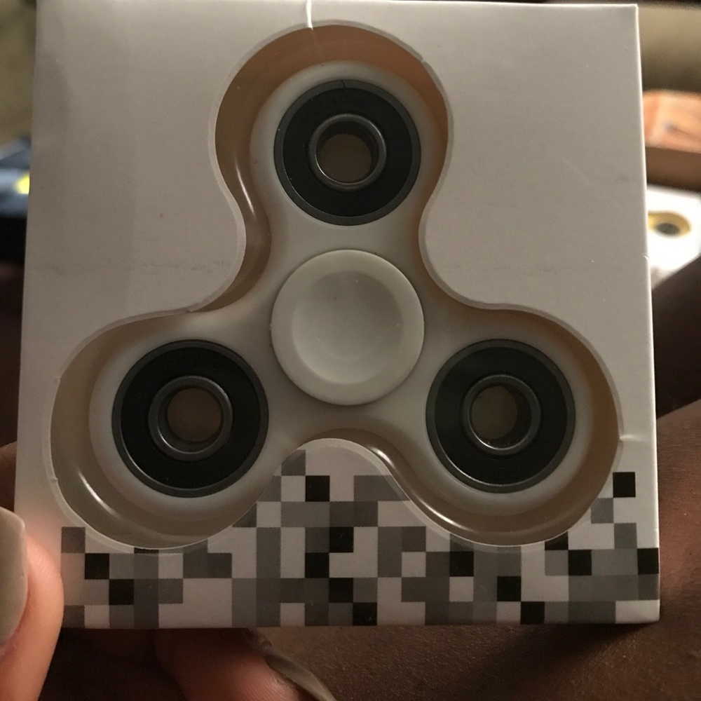White fidget spinner