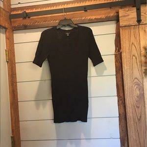 Black guess sweater worn once euc!