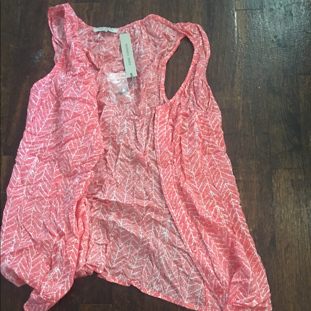 Pink sleeveless shirt