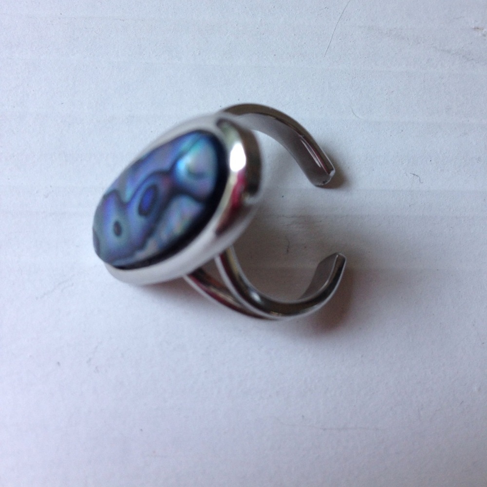 Gorgeous Statement Ring - image 5