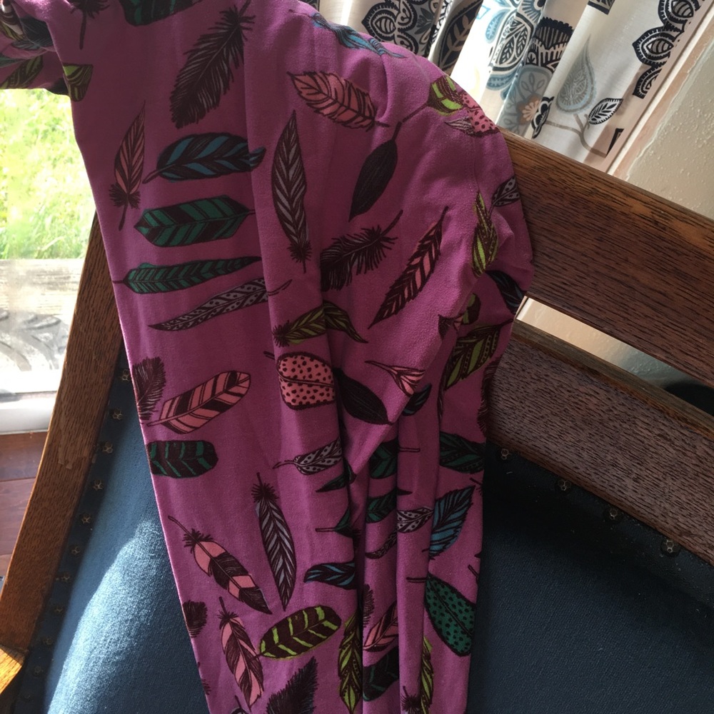 LulaRoe Tall and Curvy Feather Leggings.