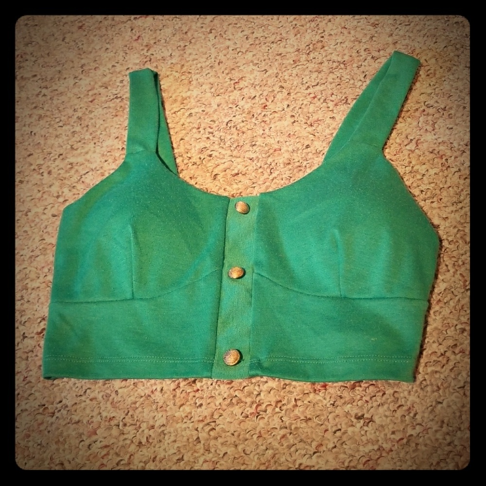 Body central crop top