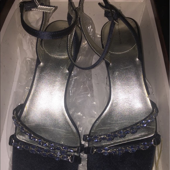 Bandolier blue beaded elegant heels - Picture 2 of 4