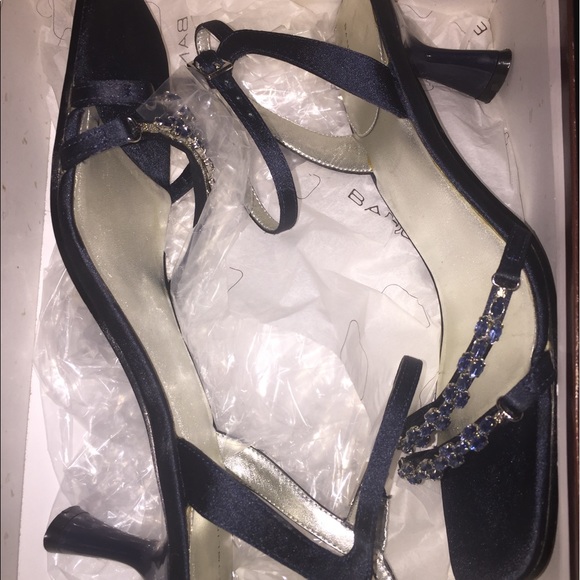 Bandolier blue beaded elegant heels - Picture 3 of 4