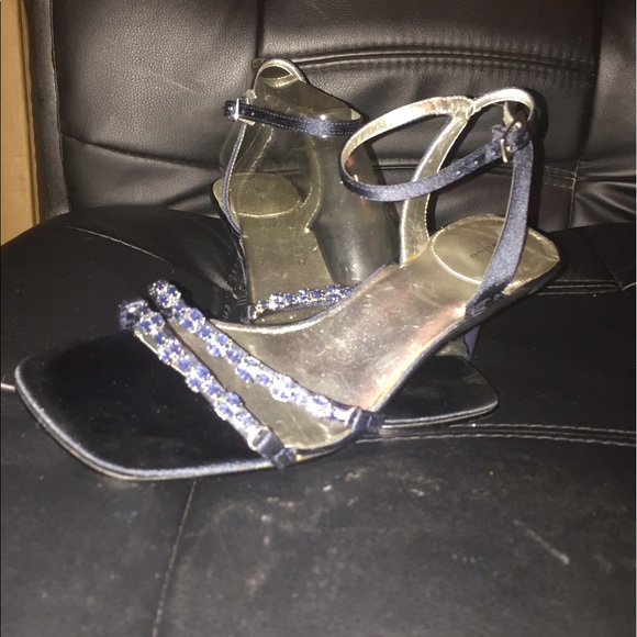 Bandolier blue beaded elegant heels - Picture 4 of 4