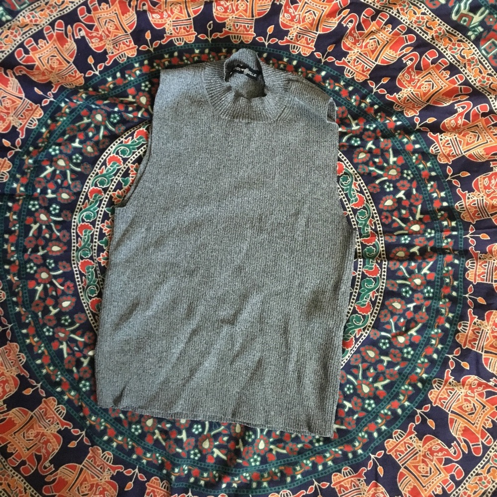 Brandy Melville turtle neck crop top