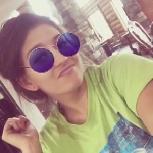 Meet your Posher, Cassie