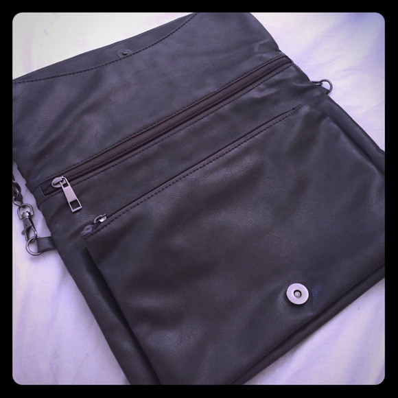 Gray Shoulder & Clutch Bag with Removable Chain - Picture 4 of 8