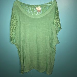 Sea foam green/mint top!