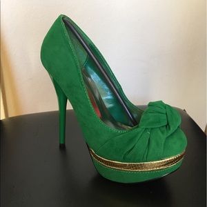 Green velvet heels