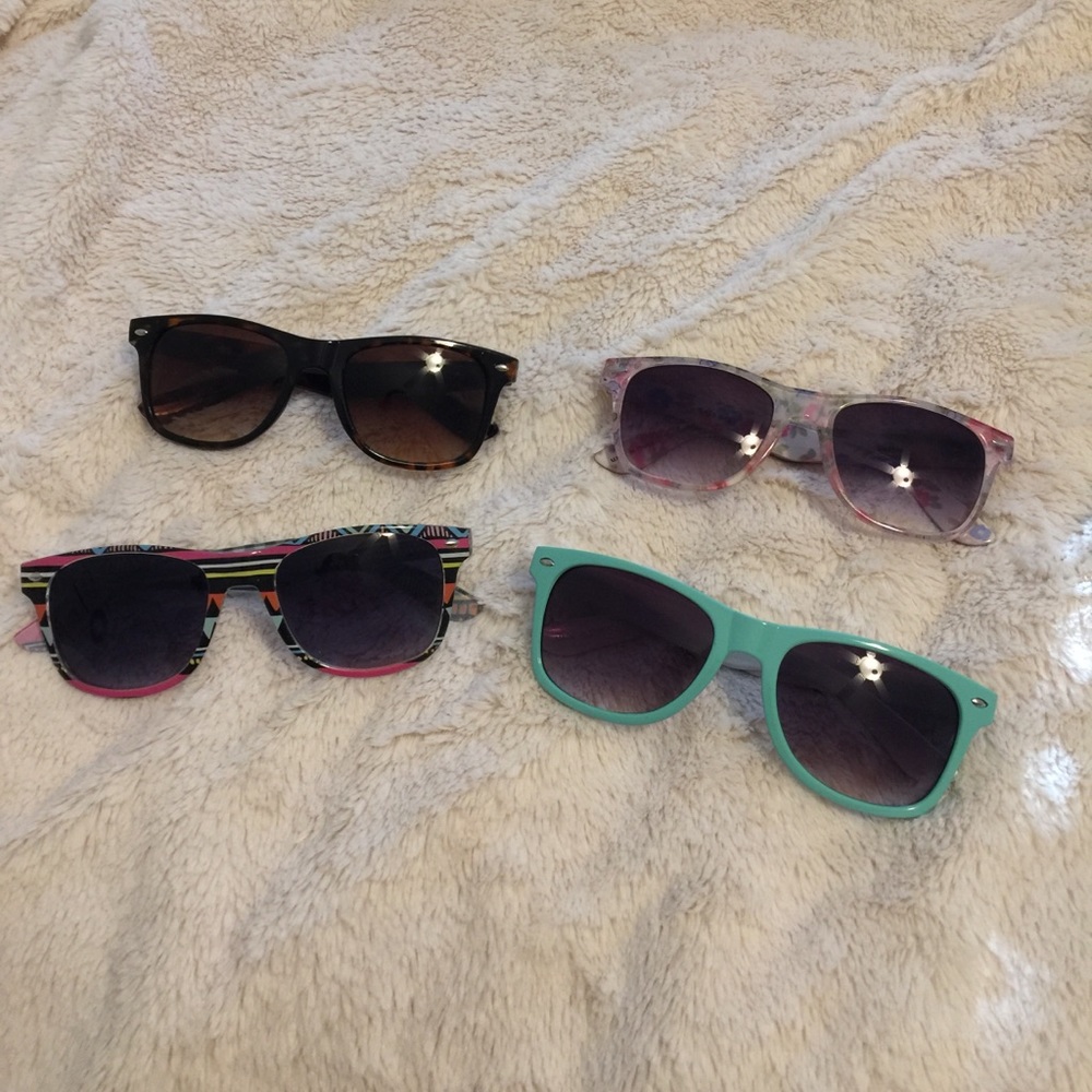 4 wayfarer sunglasses lot