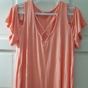 💲Closet Clear Out💲Cold Shoulder CrissCross Top