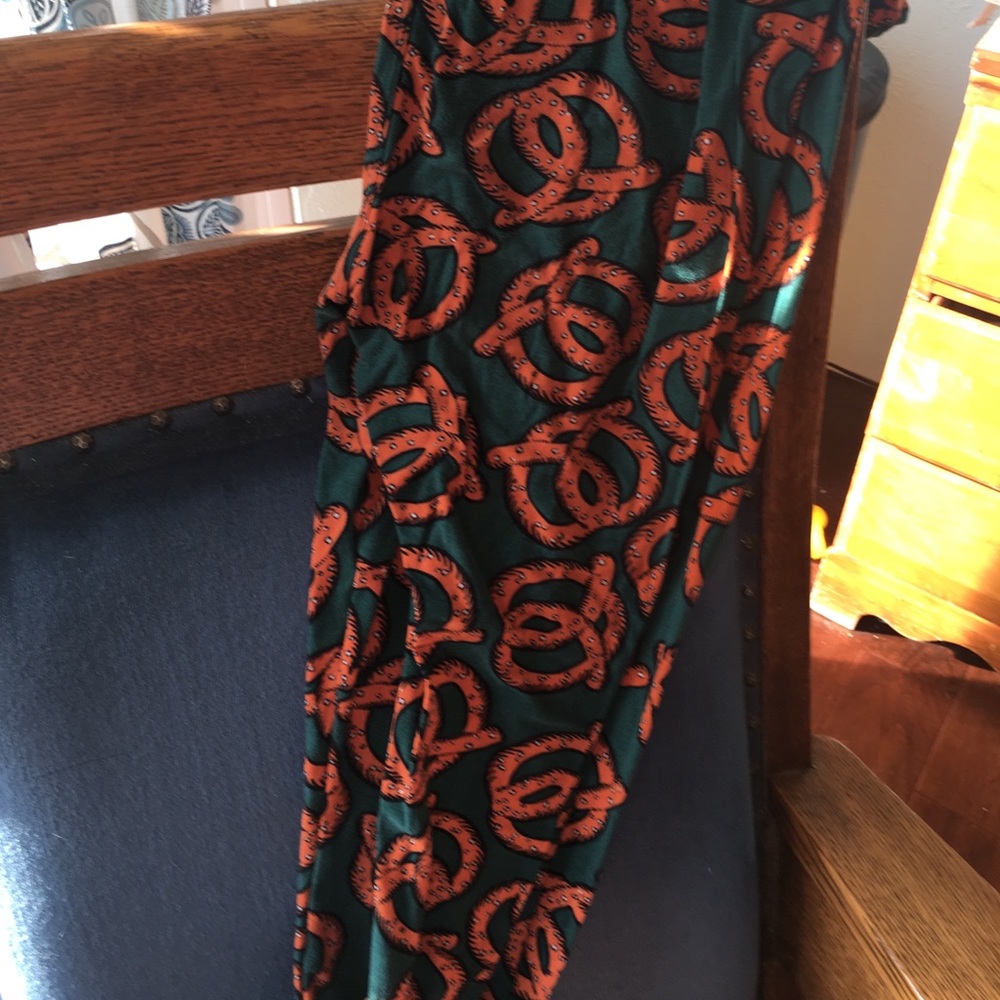 LulaRoe Tall and Curvy Leggings. Pretzels!!