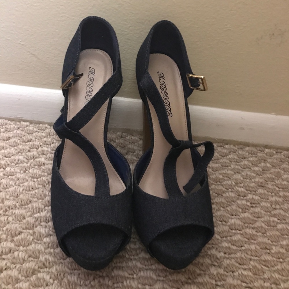 Shoes - Picture 2 of 2