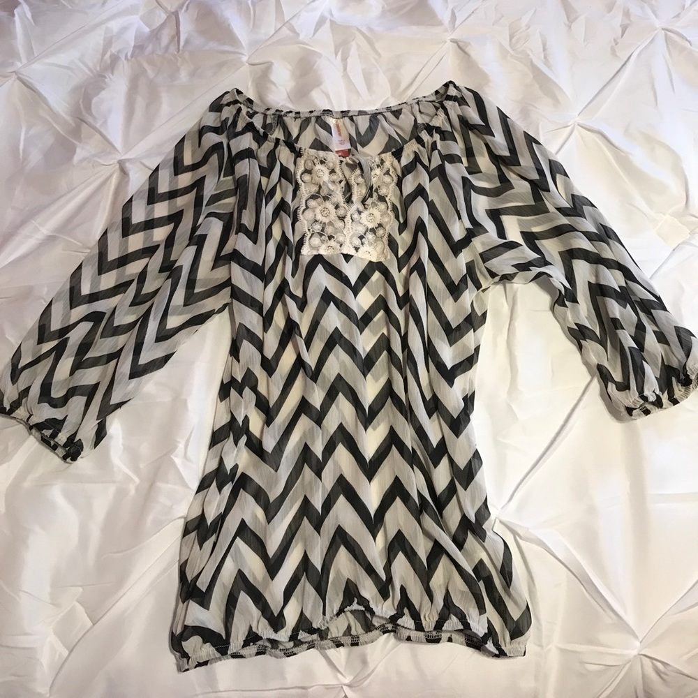 Black & White Chevron Blouse