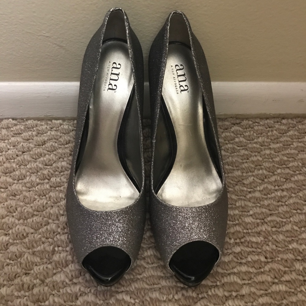 Shoes - Picture 2 of 2