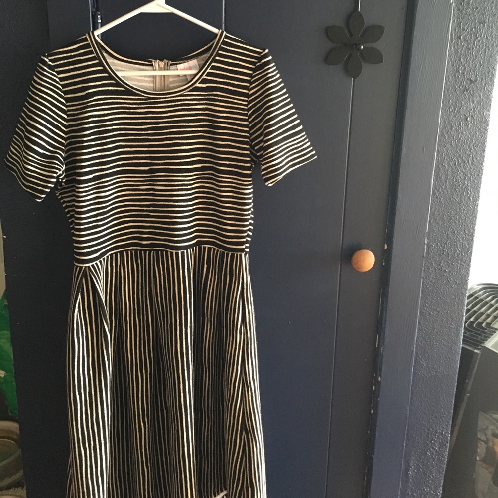 LulaRoe L Amelia black and white!!