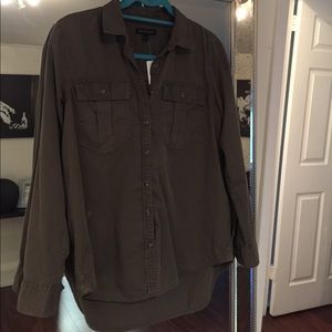 BRAN NEW! Cargo button-down shirt