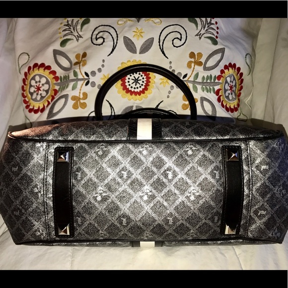 L.A.M.B. - Picture 4 of 8