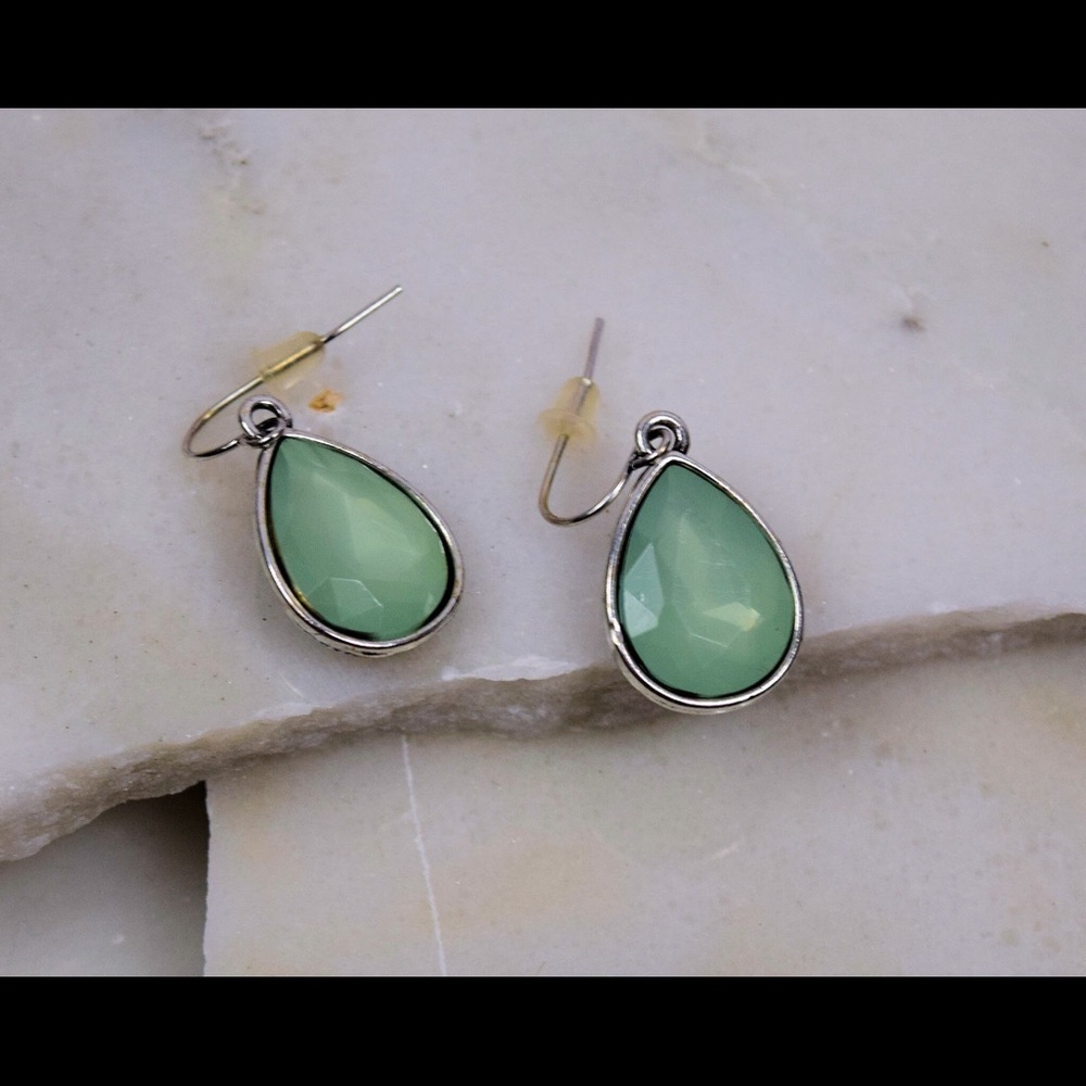 Mint Julep Earrings - Picture 4 of 5