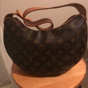 Louis Vuitton croissant MM