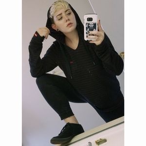 Meet your Posher, Corin