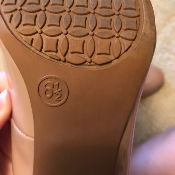 Heels - Picture 2 of 2