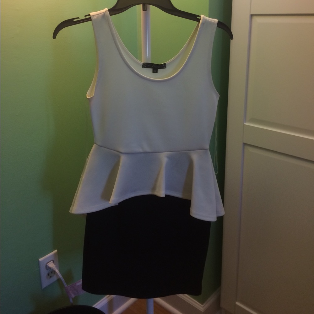 Bodycon black and white dress