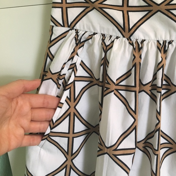 Banana Republic White Print Skirt - Picture 2 of 4