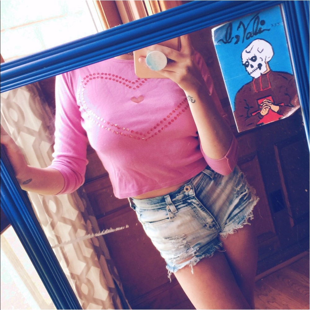 y2k 90s vintage pink heart graphic tee