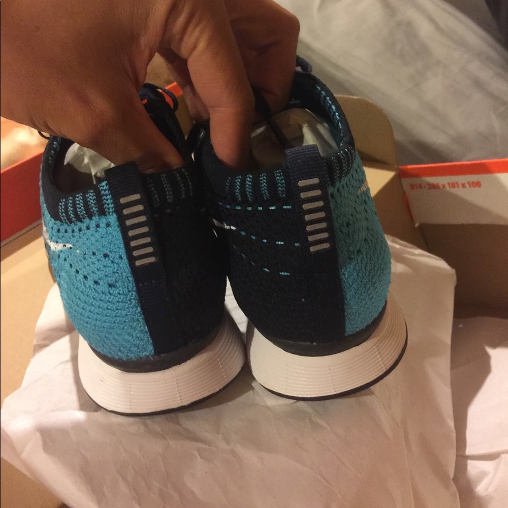 Powder blue og color way flyknit racer size 4.5 - Picture 4 of 6