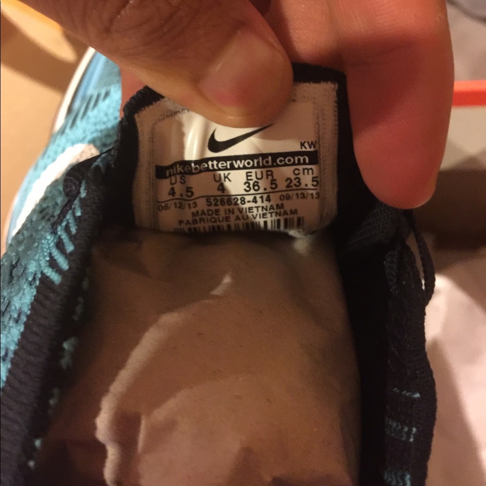 Powder blue og color way flyknit racer size 4.5 - Picture 5 of 6