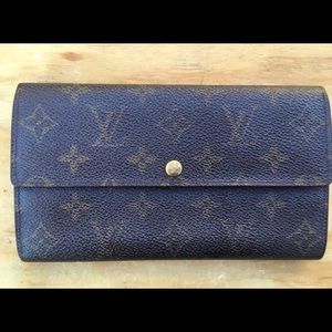 Authentic Louis Vuitton Classic Long Bifold