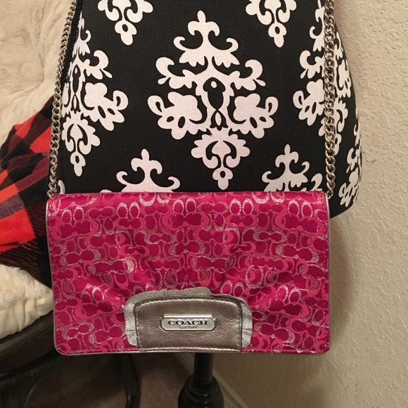 Authentic Coach purse - Picture 2 of 4