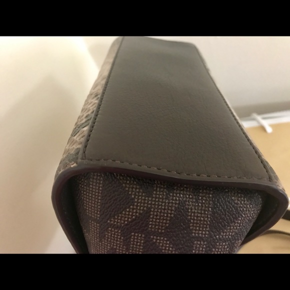 ❤️💕Michael Kors Rare Snake print Crossbody - Picture 6 of 8